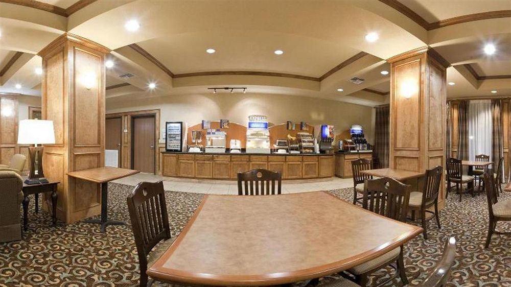 Holiday Inn Express Hotel And Suites Kingsville By Ihg Buitenkant foto