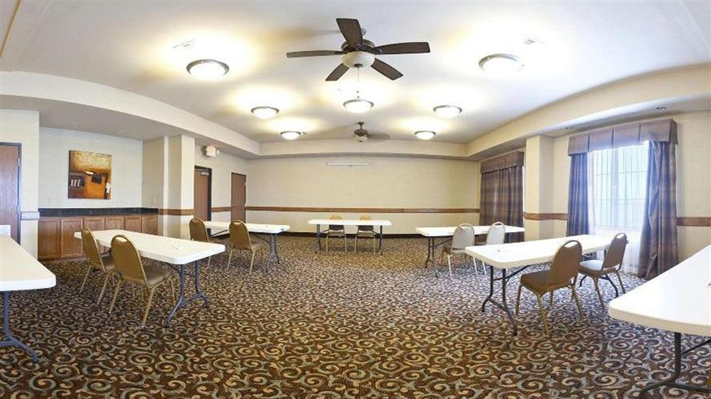 Holiday Inn Express Hotel And Suites Kingsville By Ihg Buitenkant foto